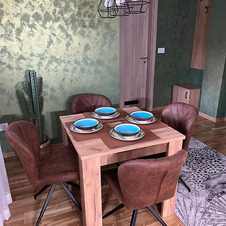 Jungle Lux Apartment Čačak Kültér fotó