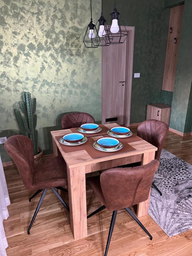 Jungle Lux Apartment Čačak Kültér fotó